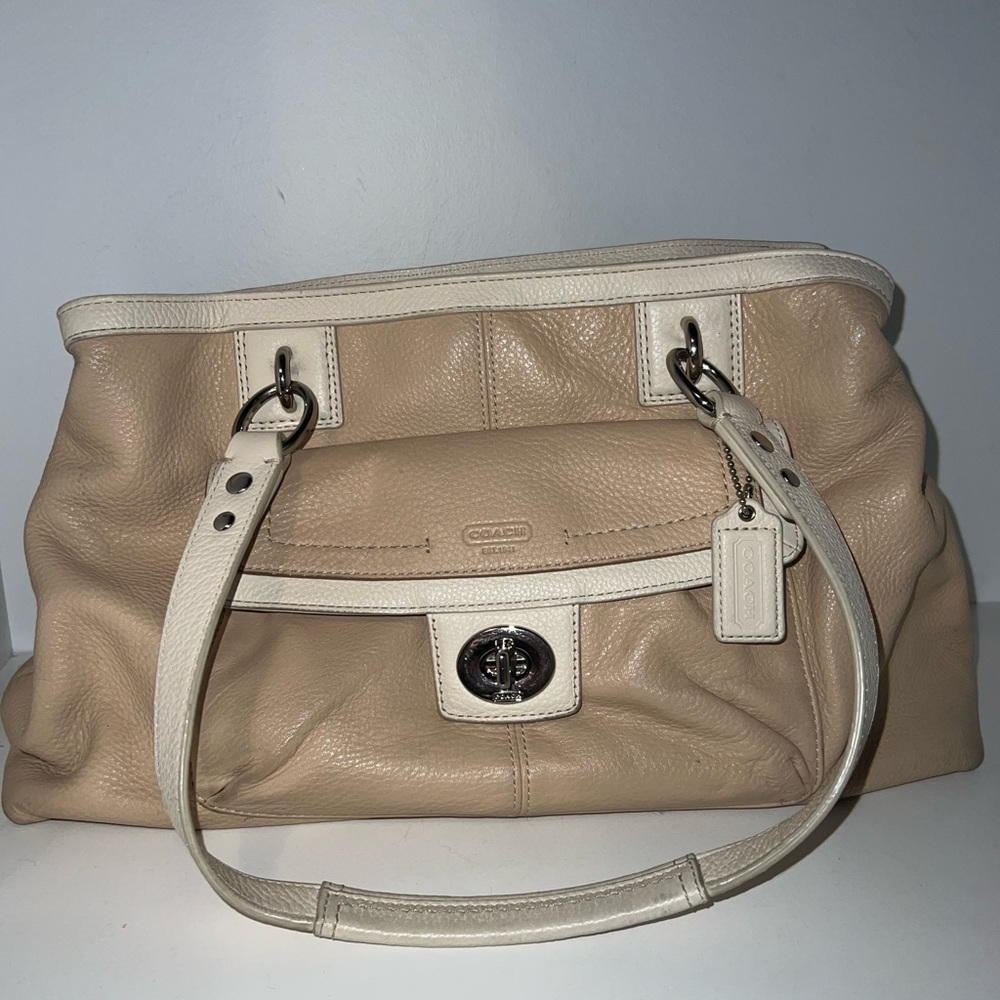 COACH Pebbled Penelope Leather Satchel Bag/Purse B-1282-F-19044 Beige & White